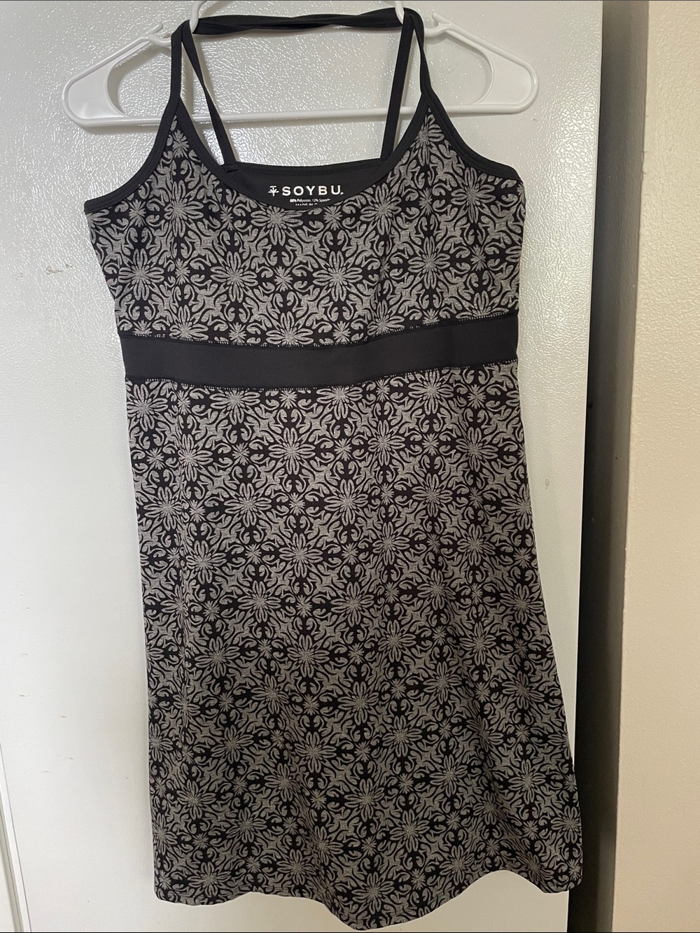 Soybu Large NWT Mountain Fiji Dress Black Gray Floral Active Mini Built In Bra